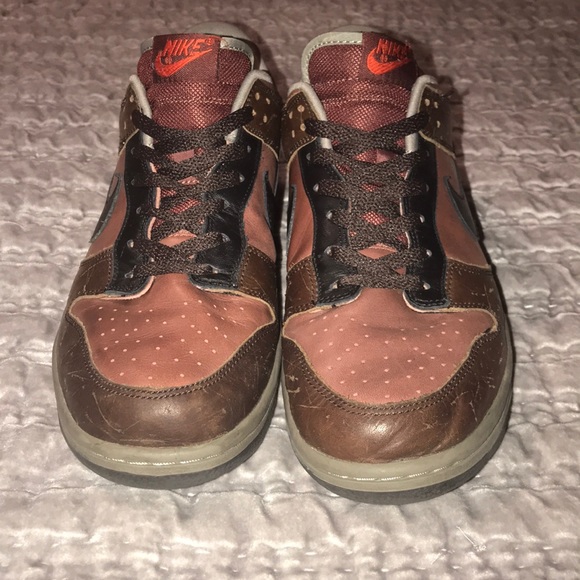 brown and red dunks